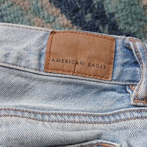 American Eagle Outfitters Light Gray Distressed Boyfriend Jeans - Picture 3 of 3